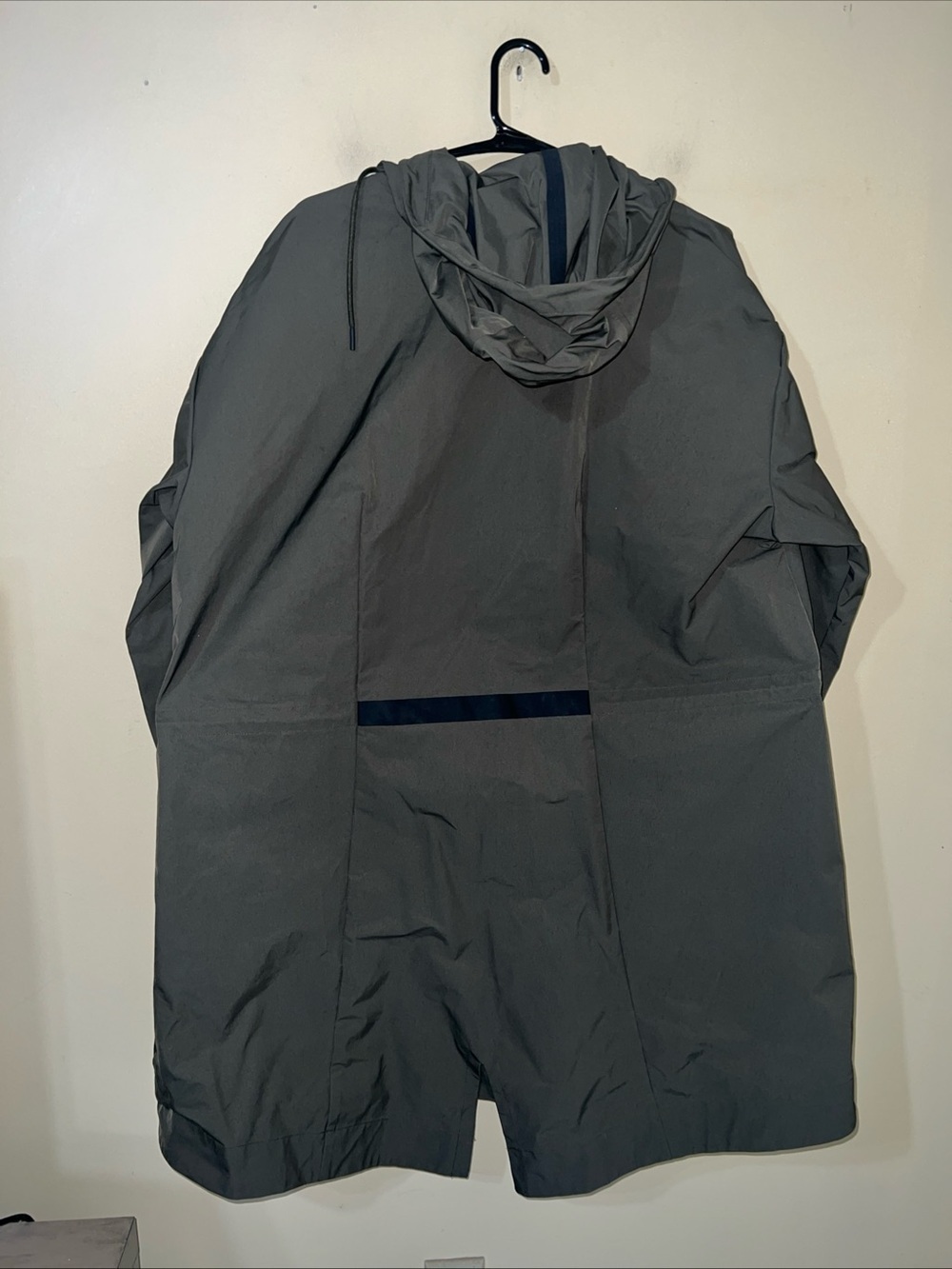 Nike Tech Women's Green Full Zip Hooded Fishtail Shell Parka NEW - Picture 4 of 4